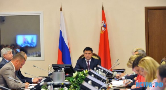 Министр ЖКХ и социальный зампред названы лучшими в кабмине МО