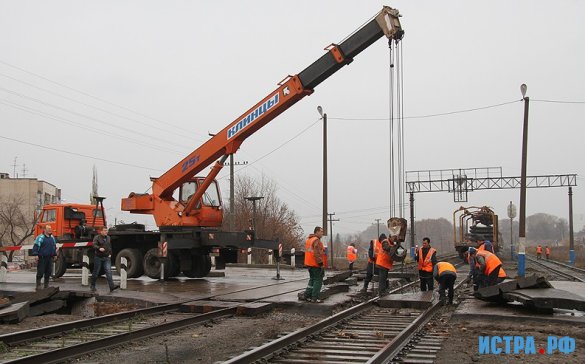 Ремонт железнодорожного переезда в Новопетровском